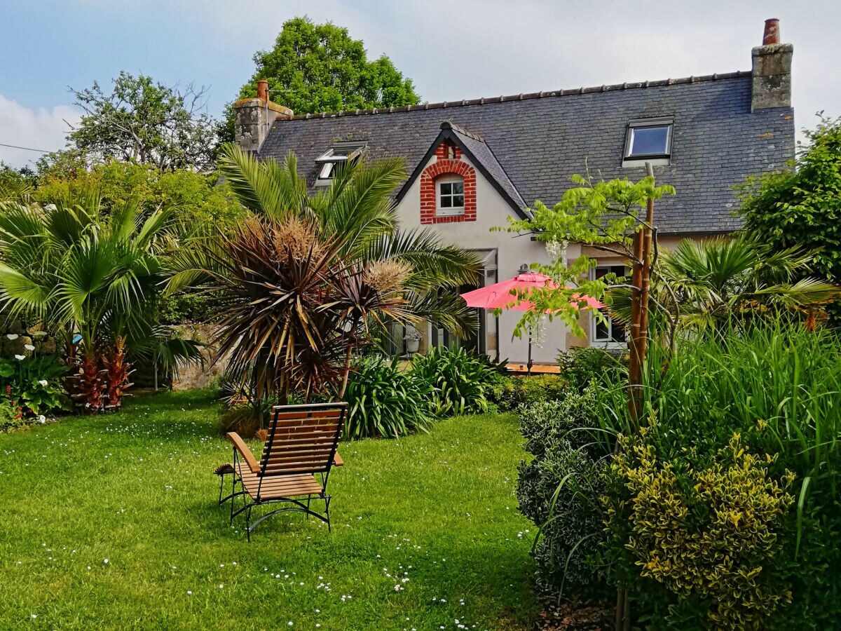 Holiday house 690-Charming villa in a lush garden - Outdoor photo 2