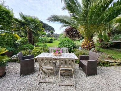 Holiday house 690-Charming villa in a lush garden - Outdoor photo 4