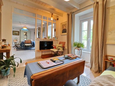 Holiday house 690-Charming villa in a lush garden - Features photo 9