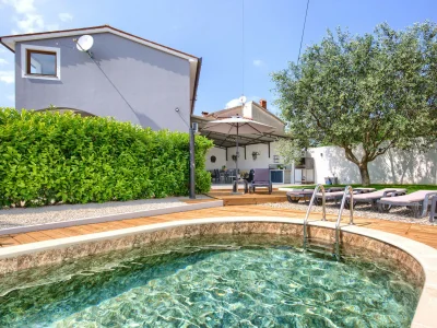 Holiday house Holiday House Ulika with Private Pool in Loborika - Holiday house