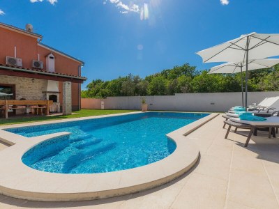 Villa Wonderful Villa Prisedi with Private Pool in Rakalj - Villa