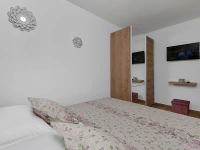 Holiday house Villa Danica with Pool - Features photo 31