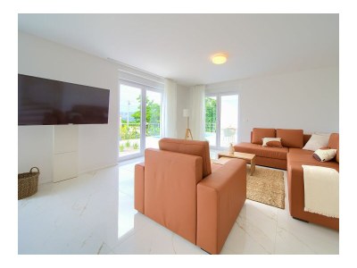 Villa Rossa with heated pool - Features photo 22