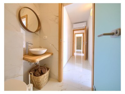 Villa Rossa with heated pool - Features photo 31