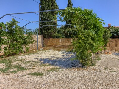 Villa Pietra with pool and jacuzzi near Pula - Outdoor photo 11