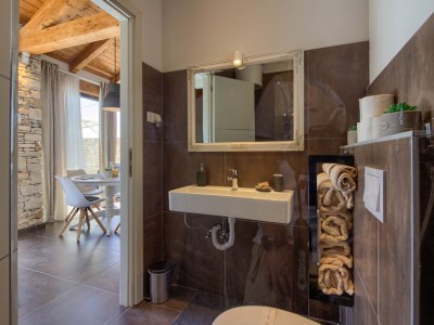 Villa Pietra with pool and jacuzzi near Pula - Features photo 24