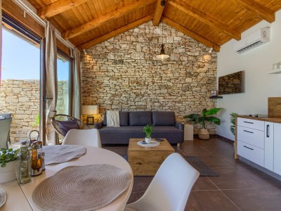 Villa Pietra with pool and jacuzzi near Pula - Features photo 25