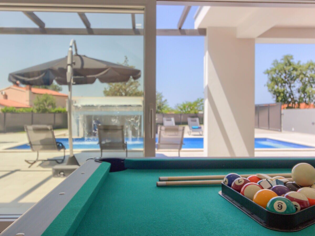 Villa Lukawith pool - Outdoor photo 2