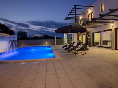 Villa Lukawith pool - Outdoor photo 6
