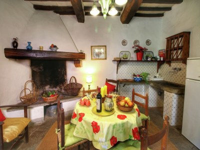 Farmhouse Wunderschönes Bauernhaus mit Gemeinschaftspool - Features photo 15