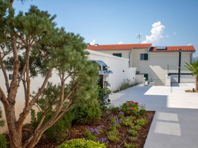 Villa Diva by the sea with pool - Outdoor photo 11