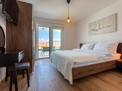 Villa Diva by the sea with pool - Features photo 18