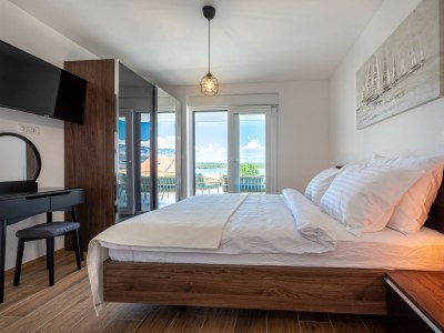 Villa Diva by the sea with pool - Features photo 19