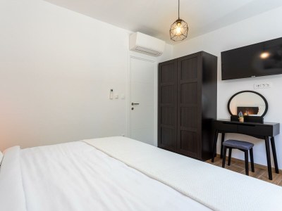 Villa Diva by the sea with pool - Features photo 28