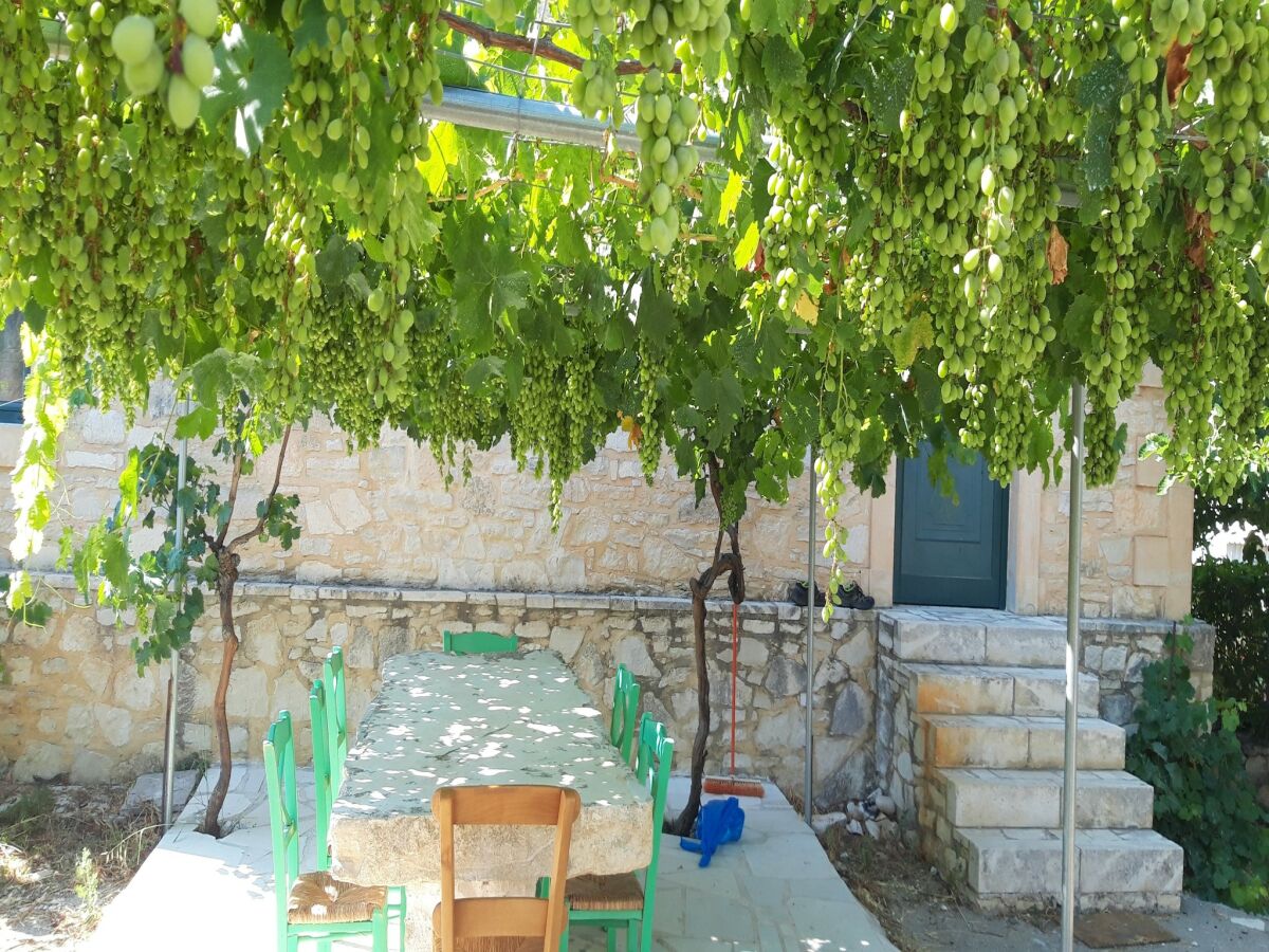 Villa Schönes großes traditionelles griechisches Haus, schöne Gegend Nähe Panormo, NW - Outdoor photo 3