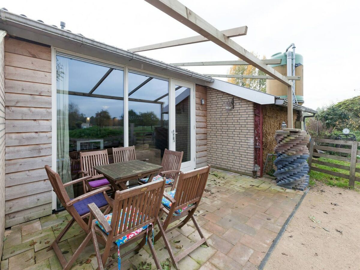 Holiday house Nice vacation home in Horssen with garden - Outdoor photo 3