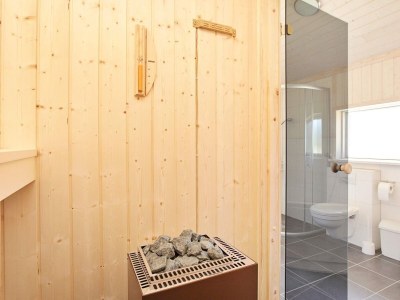 Holiday house 10 person holiday home in Großenbrode - Outdoor photo 10