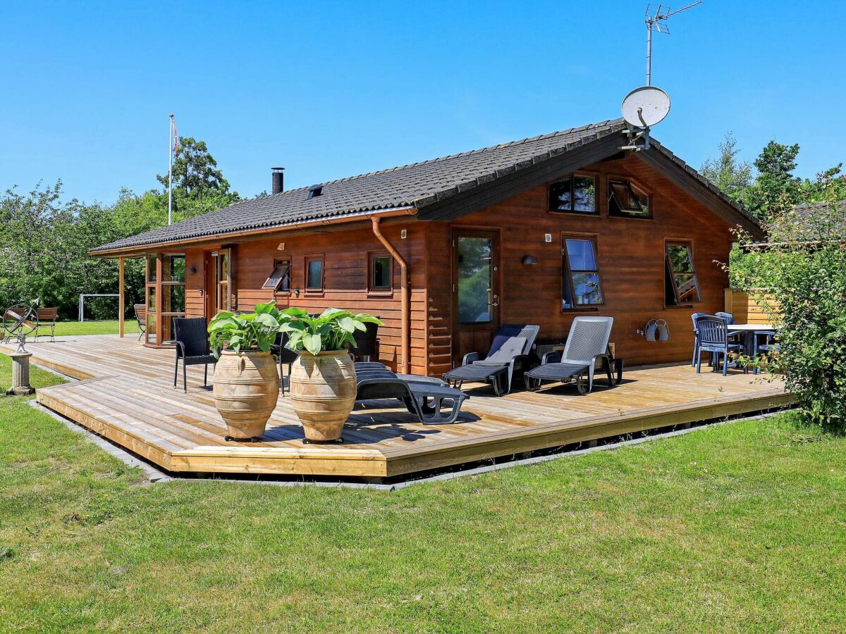 Holiday house 8 person holiday home in Ulfborg