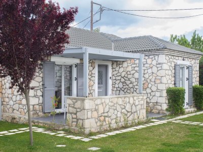 Villa Geräumige Villa in Meeresnähe in Agrilia - Outdoor photo 6