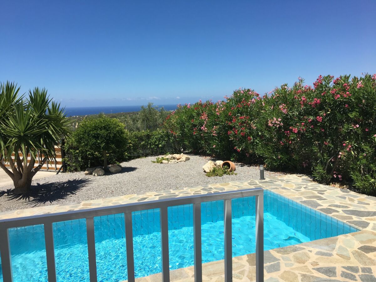 Villa Villa in Kirianna mit privatem Pool - Outdoor photo 5