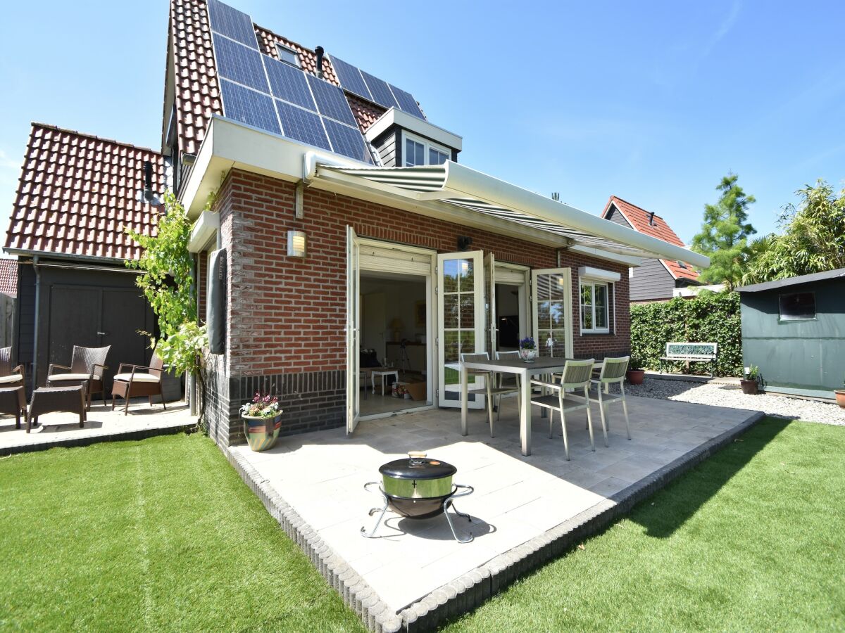 Holiday house Attraktives Ferienhaus in Oude mit Garten - Outdoor photo 3