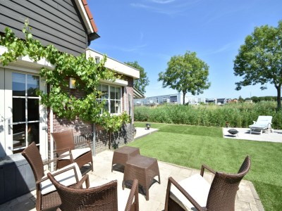 Holiday house Attraktives Ferienhaus in Oude mit Garten - Outdoor photo 4
