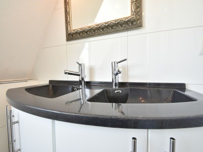 Holiday house Attraktives Ferienhaus in Oude mit Garten - Features photo 23