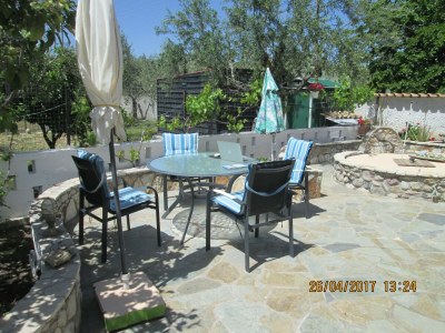 Holiday house Spacious chalet on a plot of 4000m2 with fruit trees near the beach in Messinia - Outdoor photo 3