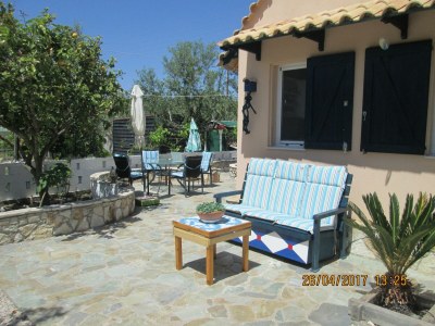 Holiday house Spacious chalet on a plot of 4000m2 with fruit trees near the beach in Messinia - Outdoor photo 4