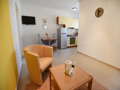 Apartment Apartment in Maslenica near the Sea - Features photo 18