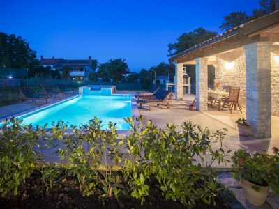 Villa Villa in Medvidici mit Pool nahe Porec Strand - Outdoor photo 7