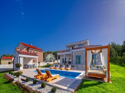 Villa Villa in Pridraga mit Pool am Meer - Outdoor photo 10