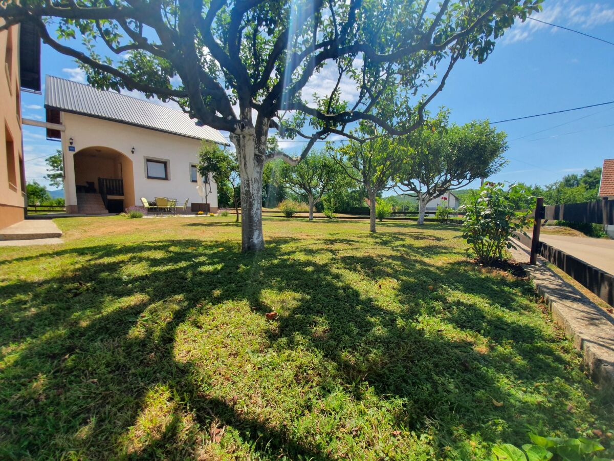 Holiday house Ferienhaus in Lovinac bei Plitvicer Seen - Outdoor photo 2