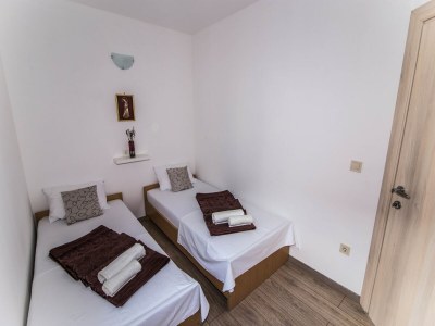 Apartment Apartment in Pridvorje near Pasjaca Beach - Features photo 7