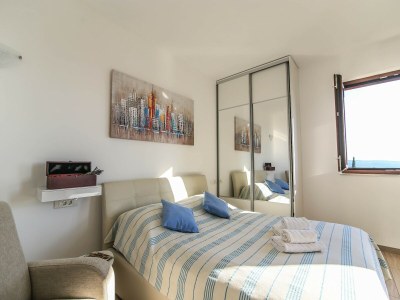 Apartment Apartment in Pridvorje near Pasjaca Beach - Features photo 8