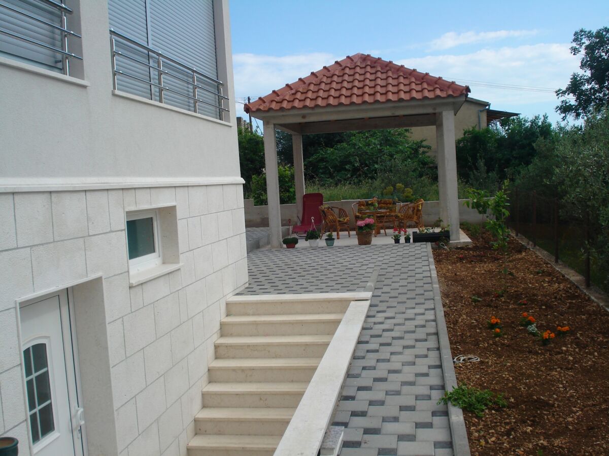 Apartment Wohnung in Okrug Gornji am Strand - Outdoor photo 2