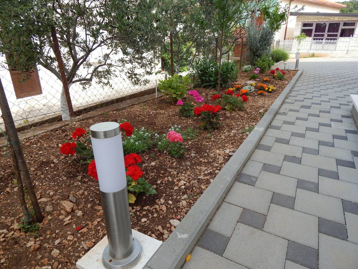 Apartment Wohnung in Okrug Gornji am Strand - Outdoor photo 3