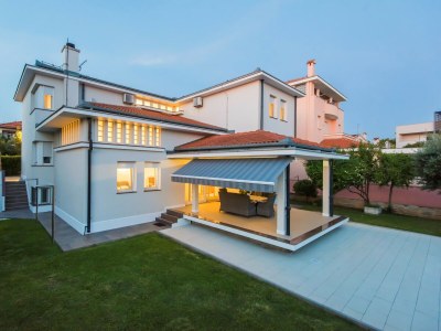 Villa Seaside Villa in Zadar with swimming pool in Zadar - Villa