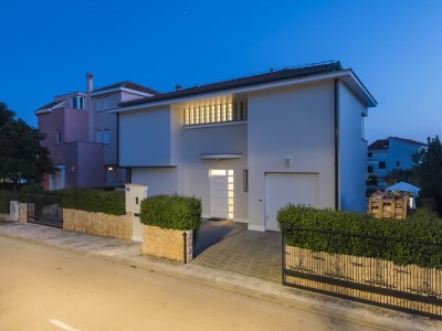 Villa Seaside Villa in Zadar with swimming pool - Outdoor photo 3
