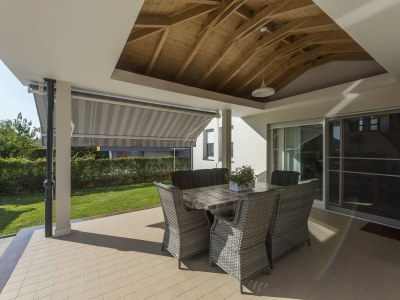 Villa Seaside Villa in Zadar with swimming pool - Outdoor photo 12