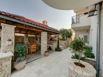 Apartment Villa auf Murter mit Pool und Meerblick - Outdoor photo 39