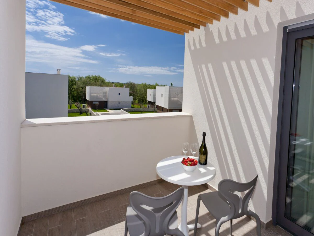 Villa Villa in Novigrad with Pool & Rooftop Terrace - Outdoor photo 4