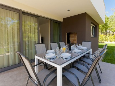 Villa Villa in Novigrad with Pool & Rooftop Terrace - Outdoor photo 6