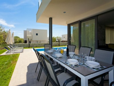 Villa Villa in Novigrad with Pool & Rooftop Terrace - Outdoor photo 14