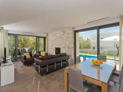 Villa Villa in Novigrad with Pool & Rooftop Terrace - Features photo 21