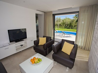 Villa Villa in Novigrad with Pool & Rooftop Terrace - Features photo 23