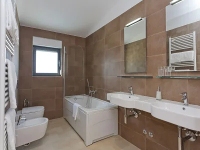 Villa Villa in Novigrad with Pool & Rooftop Terrace - Features photo 29