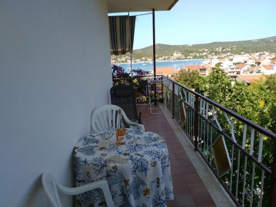 Apartment Küstenkomfort in Vinišće - Outdoor photo 3