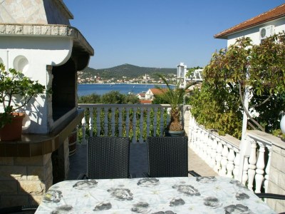 Apartment Küstenkomfort in Vinišće - Outdoor photo 8