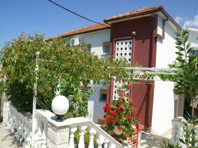 Apartment Küstenkomfort in Vinišće - Outdoor photo 16